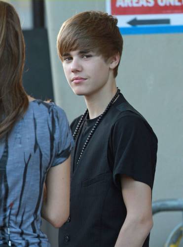 justin bieber is a girl proof. justin bieber baby song girl.